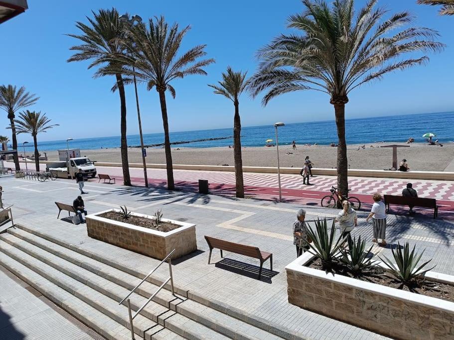 Piso Primera Linea Playa Almería Exterior photo