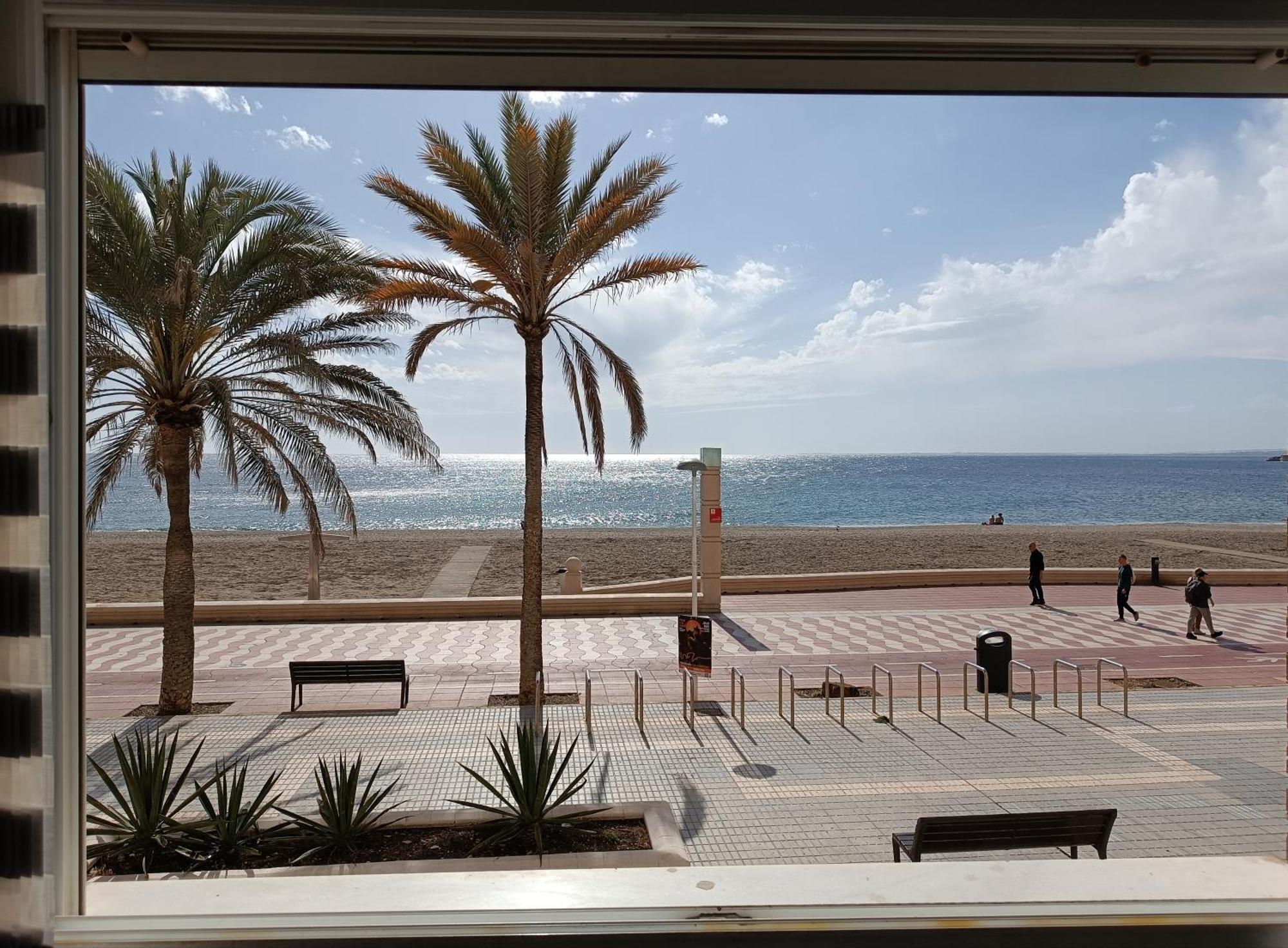 Piso Primera Linea Playa Almería Exterior photo